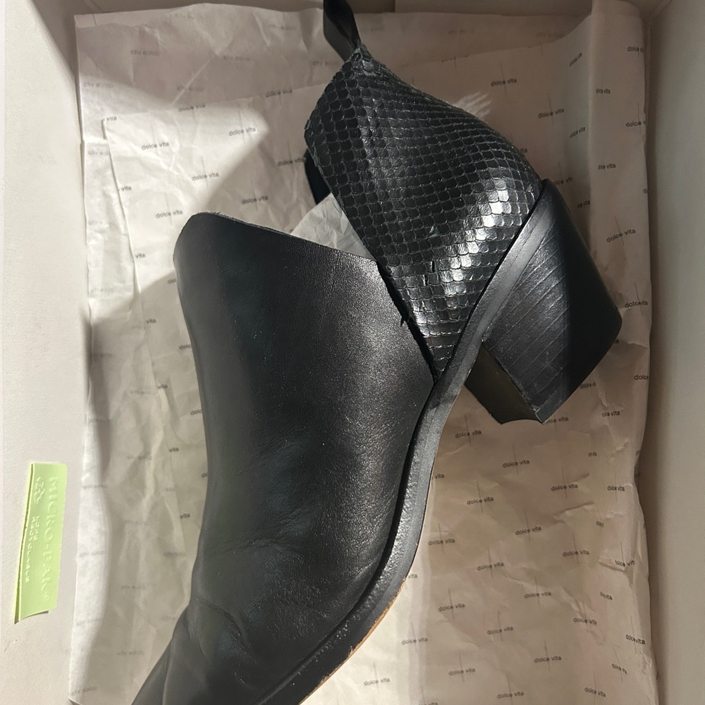Dolce Vita Black Textured Heeled Boots - Picture 3 of 10